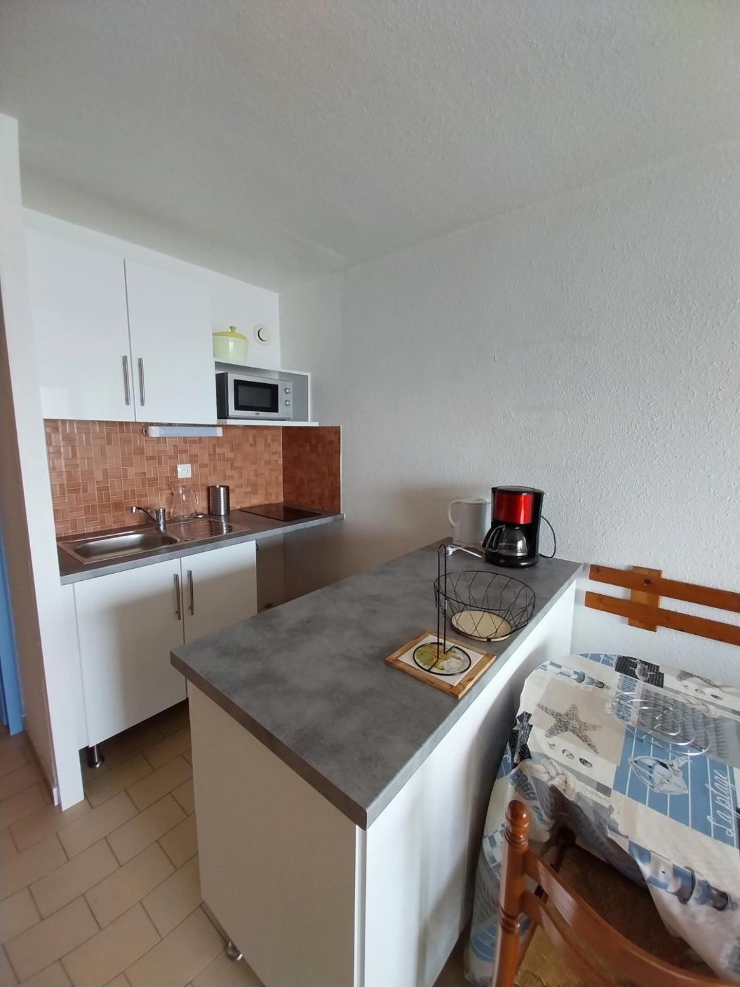Front De 2 Parking Quartier Corniche * Sete