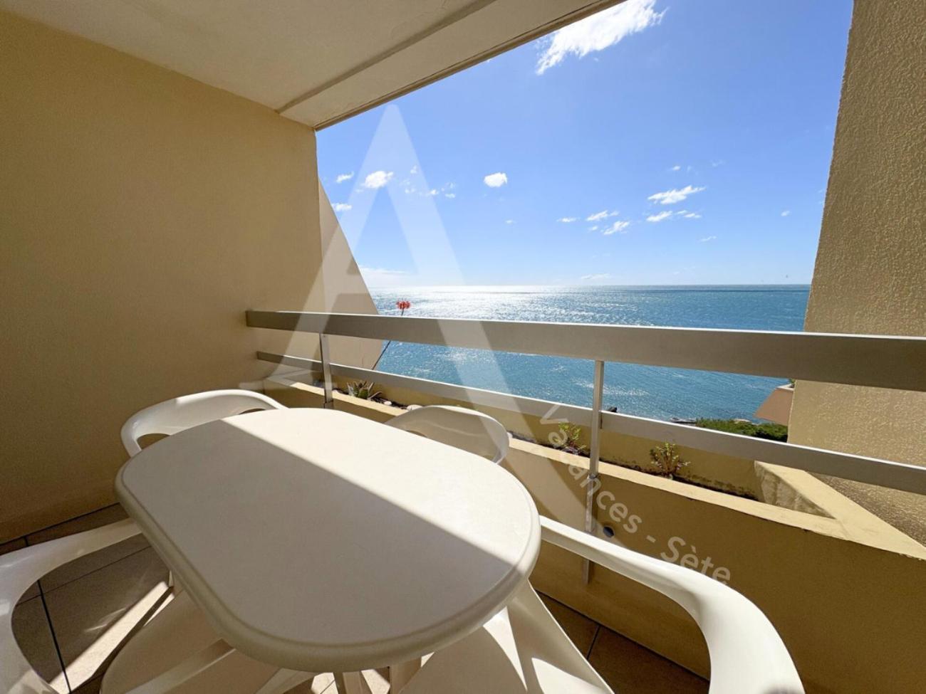 Apartment Front De 2 Parking Quartier Corniche *